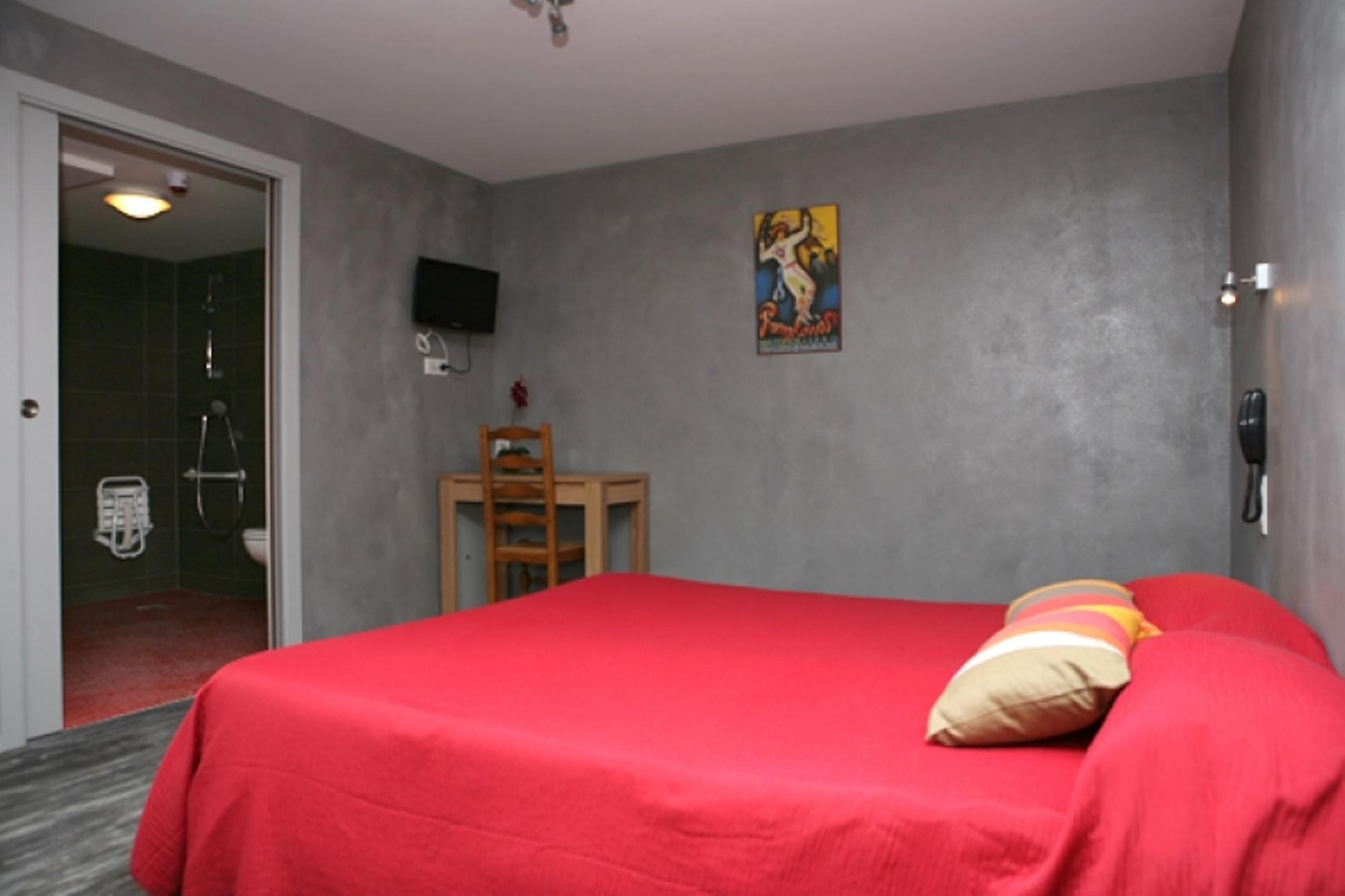 Logis Hotel Ur-Hegian ไอนัว ภายนอก รูปภาพ