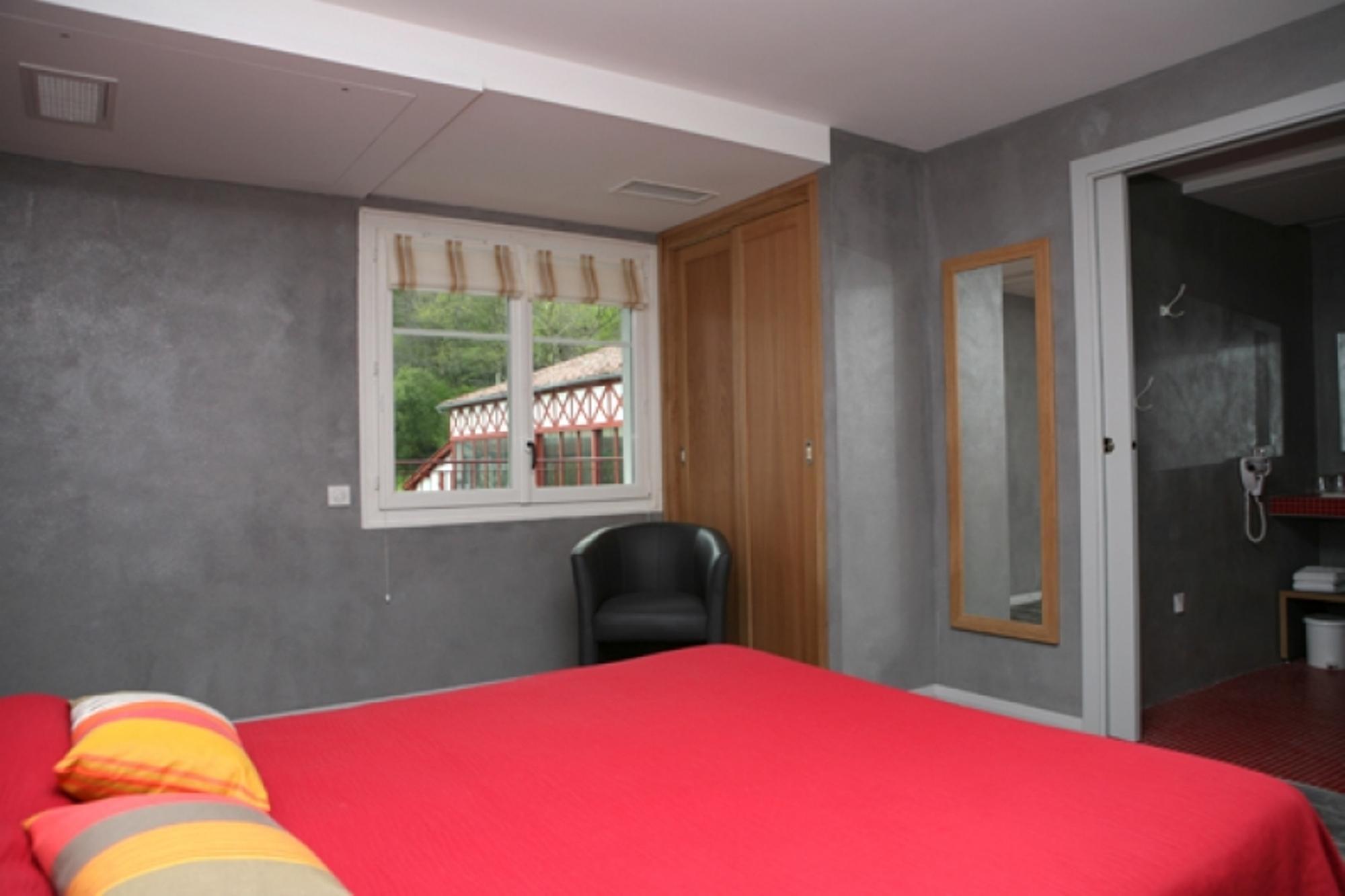Logis Hotel Ur-Hegian ไอนัว ภายนอก รูปภาพ